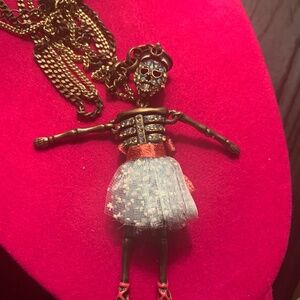 Betsey Johnson Ivy League Skull Pendant without Flower - 11